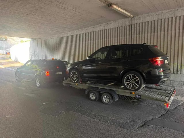 Transport terenskog vozila na prikolici